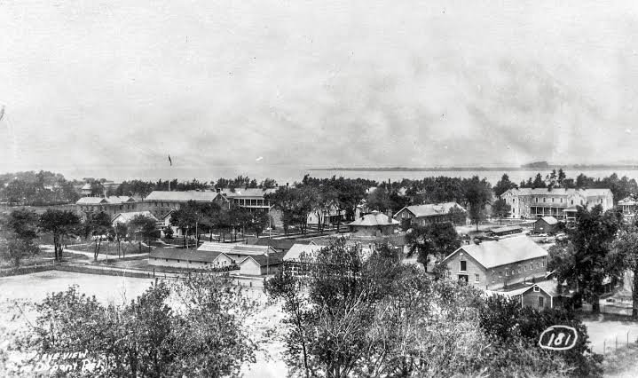 Vintage Bird’s Eye View, Fort Dupont, Del. postcard showing barracks, parade grounds and the river